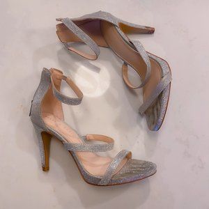Kelly & Katie Silver Glitter Heels 7.5